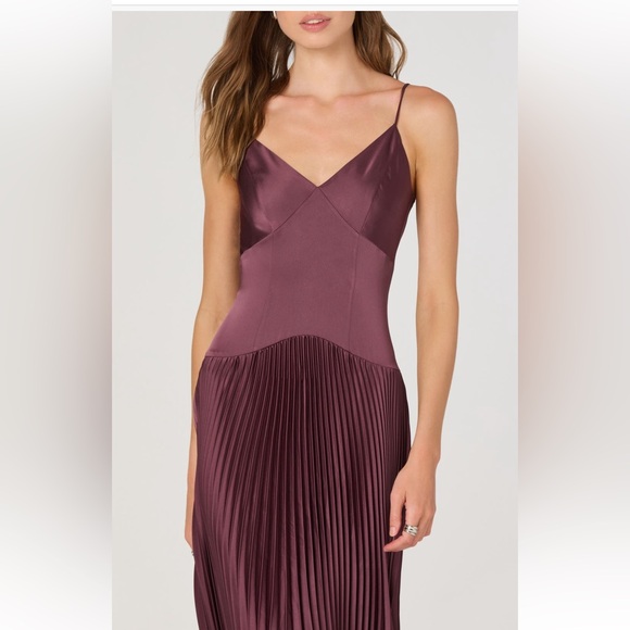 ASTR pleated drop waist dress - Picture 3 of 5